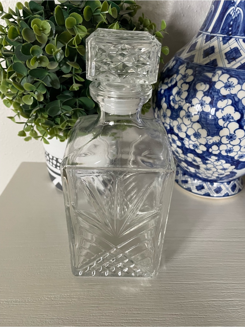 Bormioli Rocco Selecta 33.75 oz. Glass Italy Whiskey Decanter With Stopper